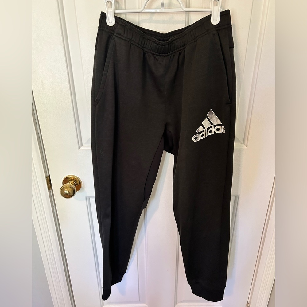 Adidas, jogging, like new, size Medium (made short).